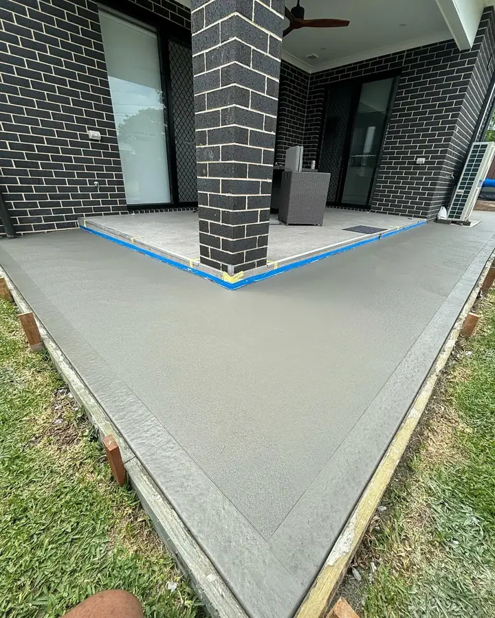Alfresco slab column