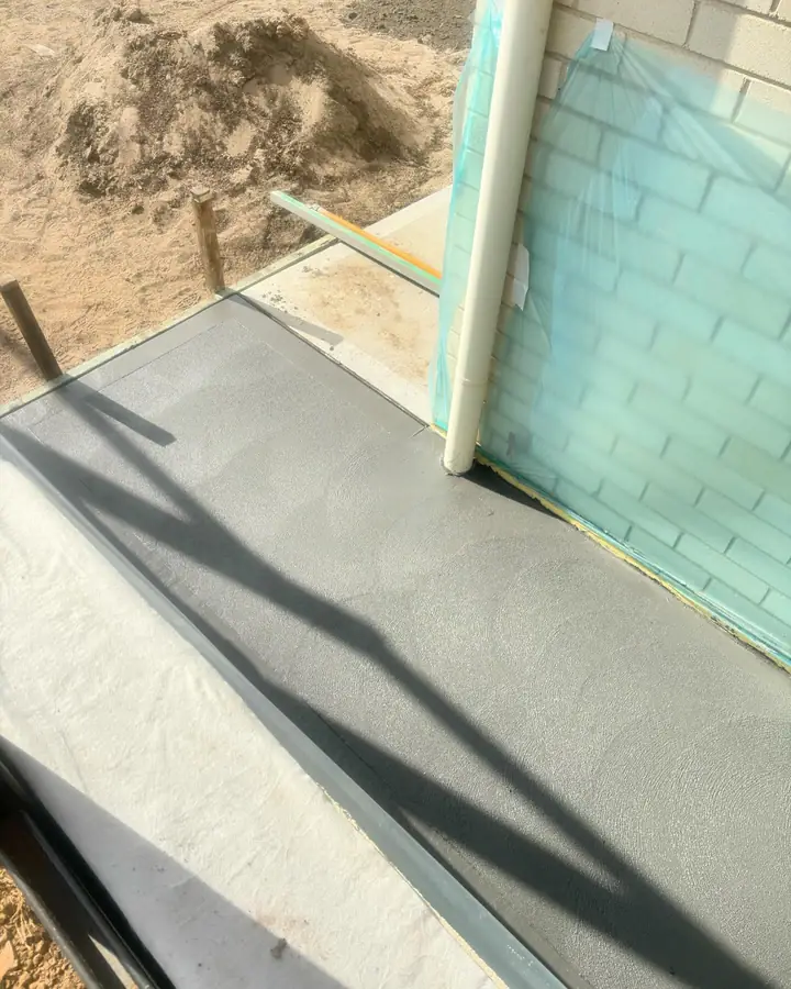 Charcoal alfresco edge
