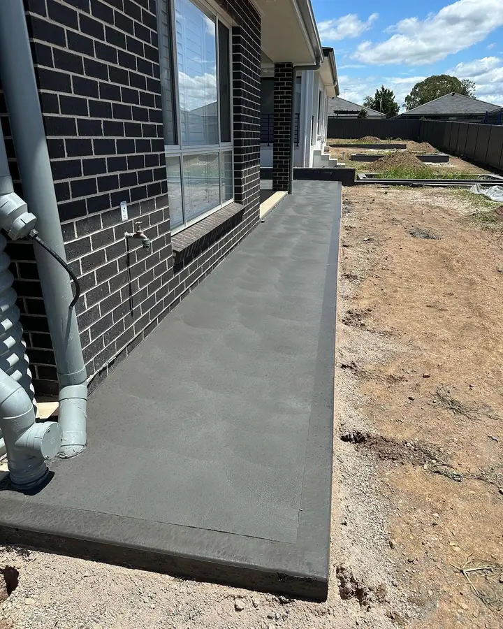 Charcoal side path black brick