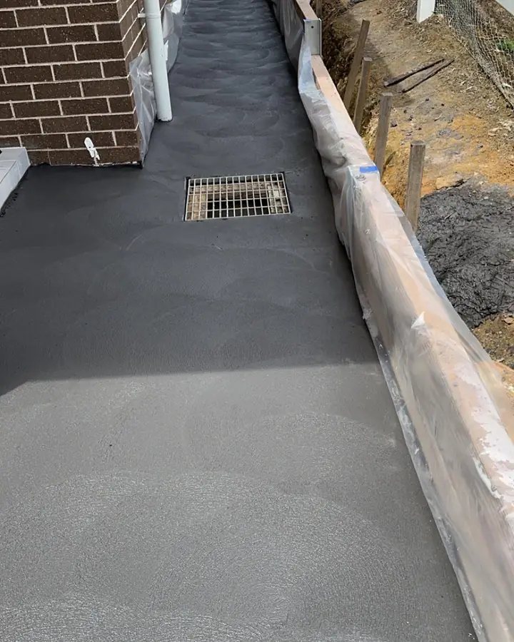 Charcoal side path grate