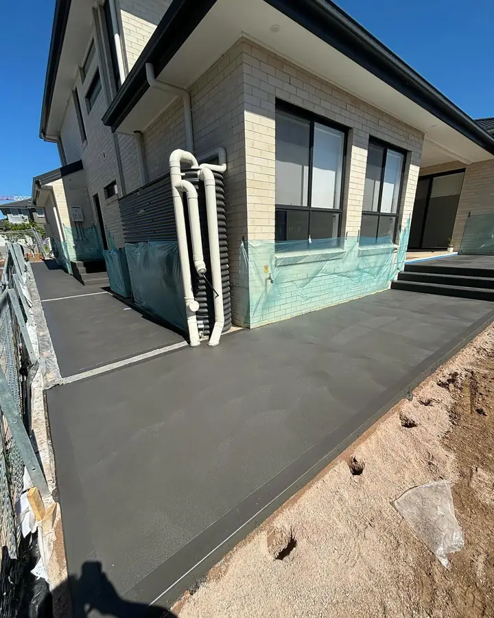 Charcoal wraparound alfresco