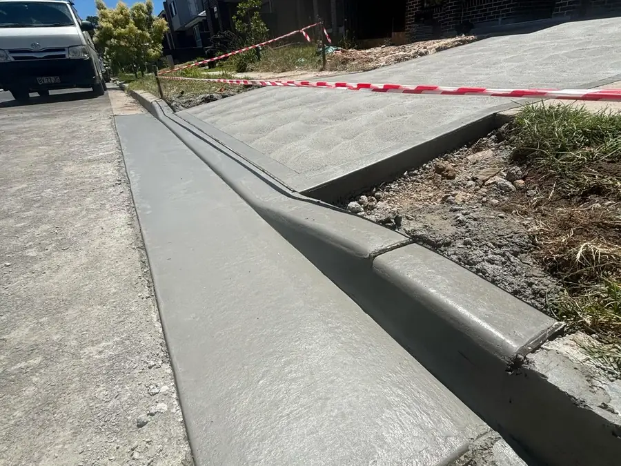 Driveway edge kerb