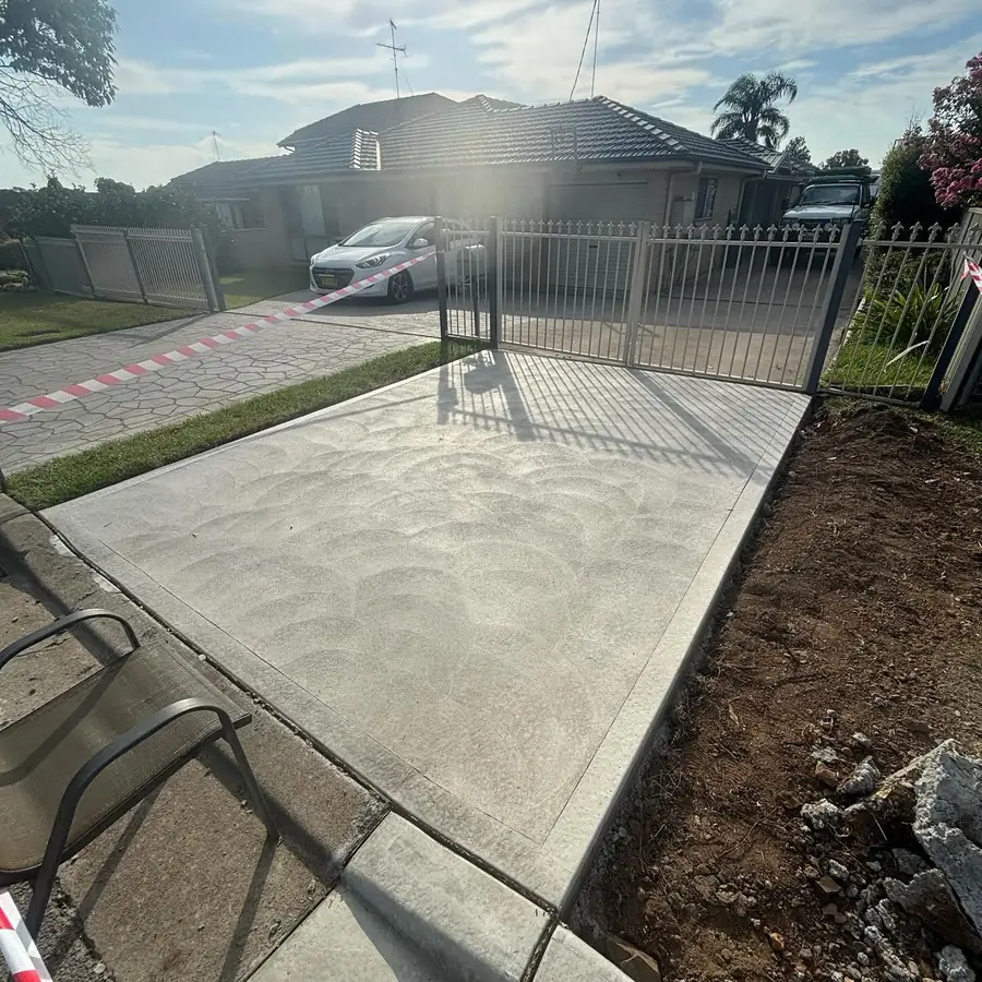 Driveway front gate