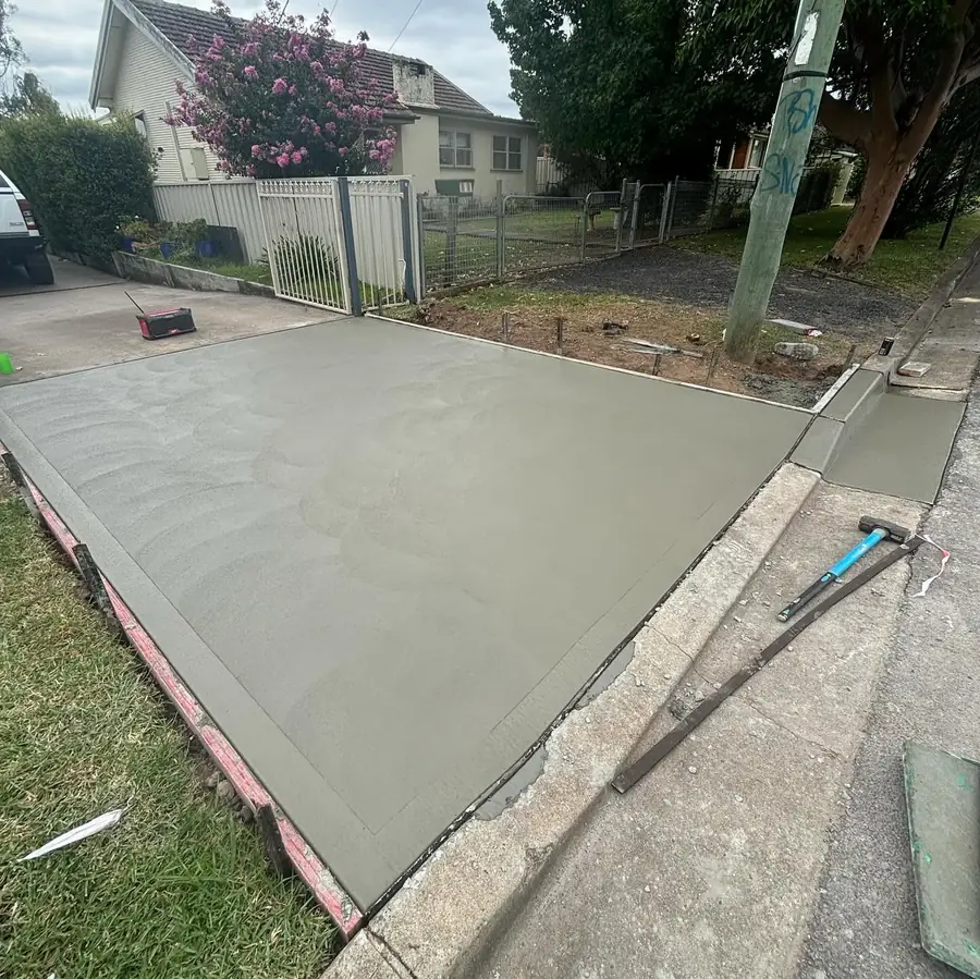 Driveway front yard