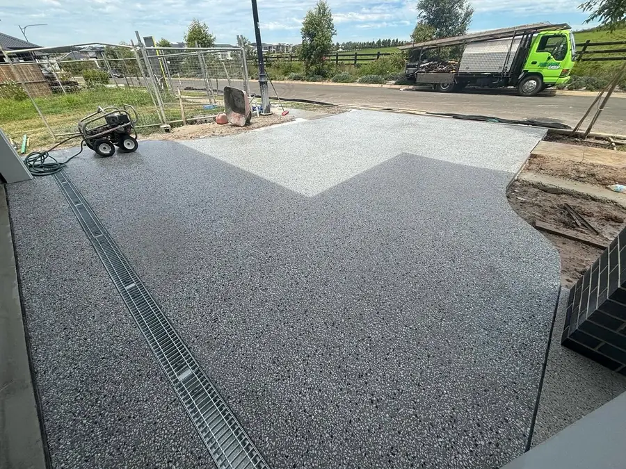 Exposed driveway strip drain