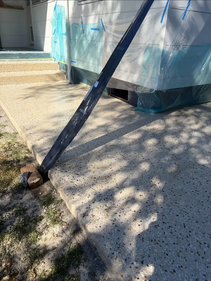 Exposed side path shadows