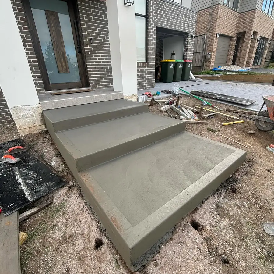 Front entry steps close