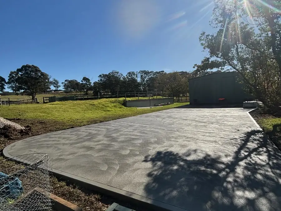 Large shed slab on an acreage block