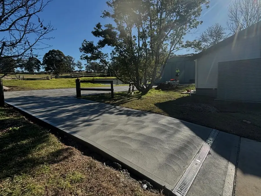 Large slab strip drain
