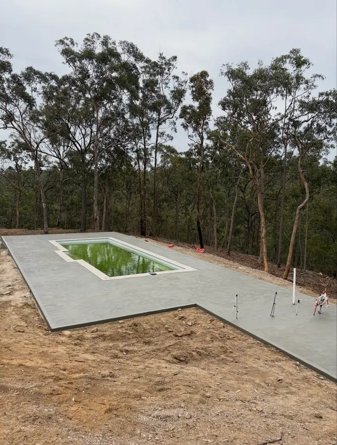 Pool surround bush acreage