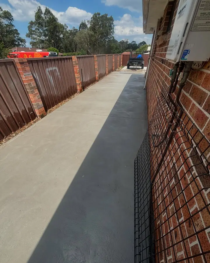 Side path brick
