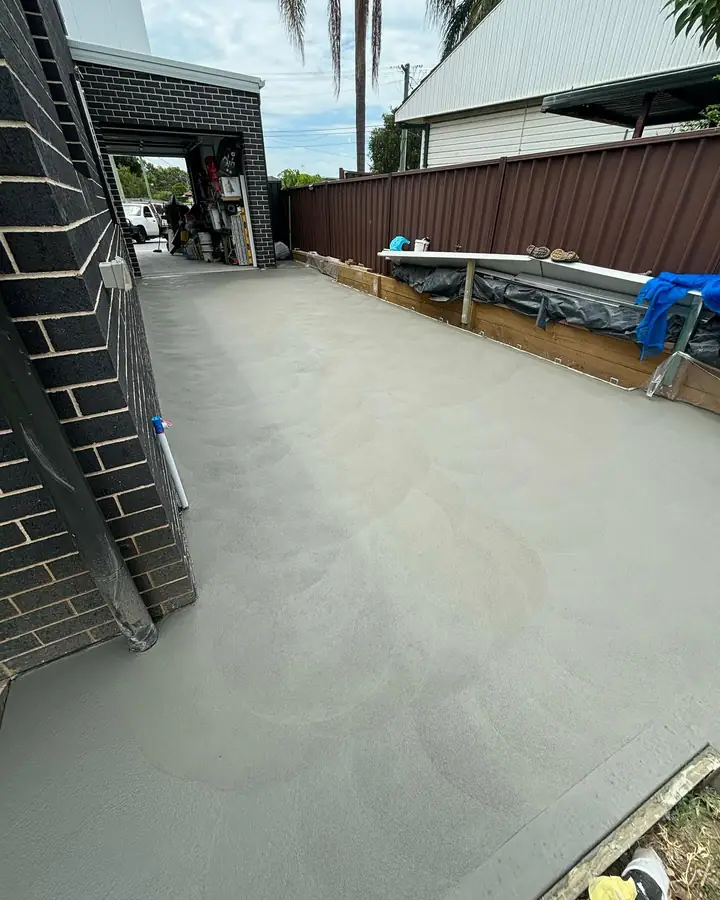 Side path dark brick