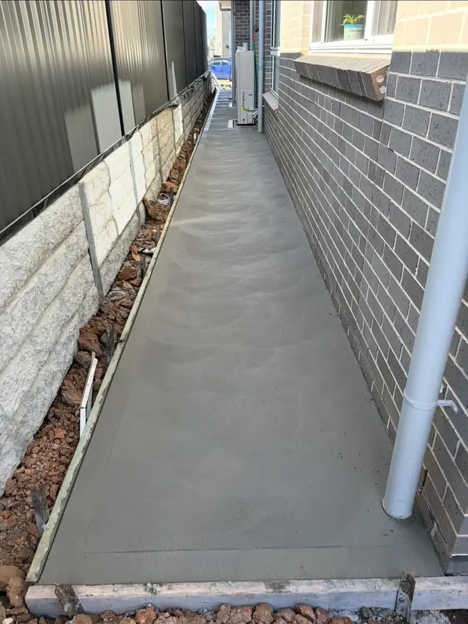 Side path sandstone wall