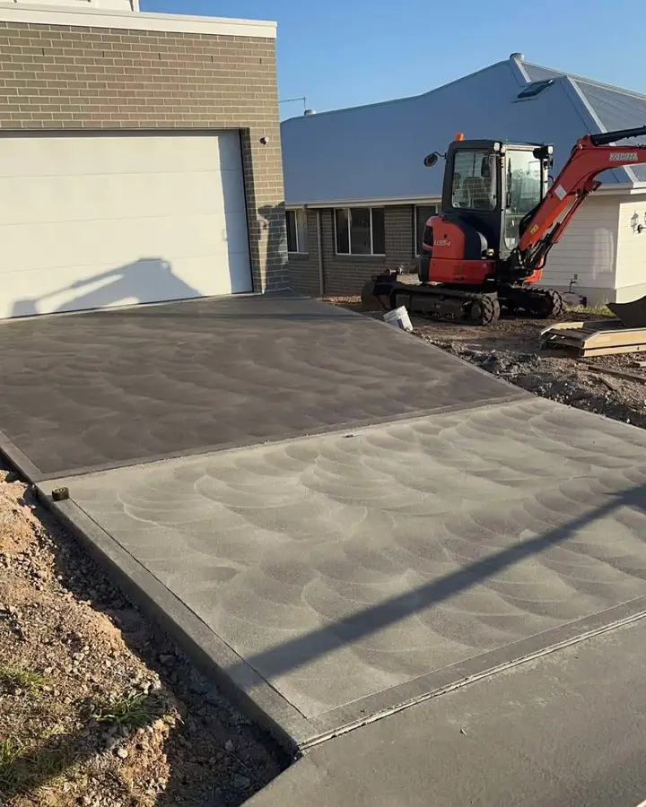Two tone driveway excavator